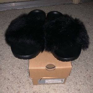 Ugg Royale Genuine Fur Slides